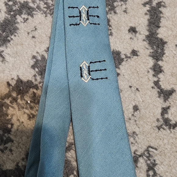 Vintage Other - Vintage 1960s Blue Embroidered Fesrless Finnegan's Square Neck Tie